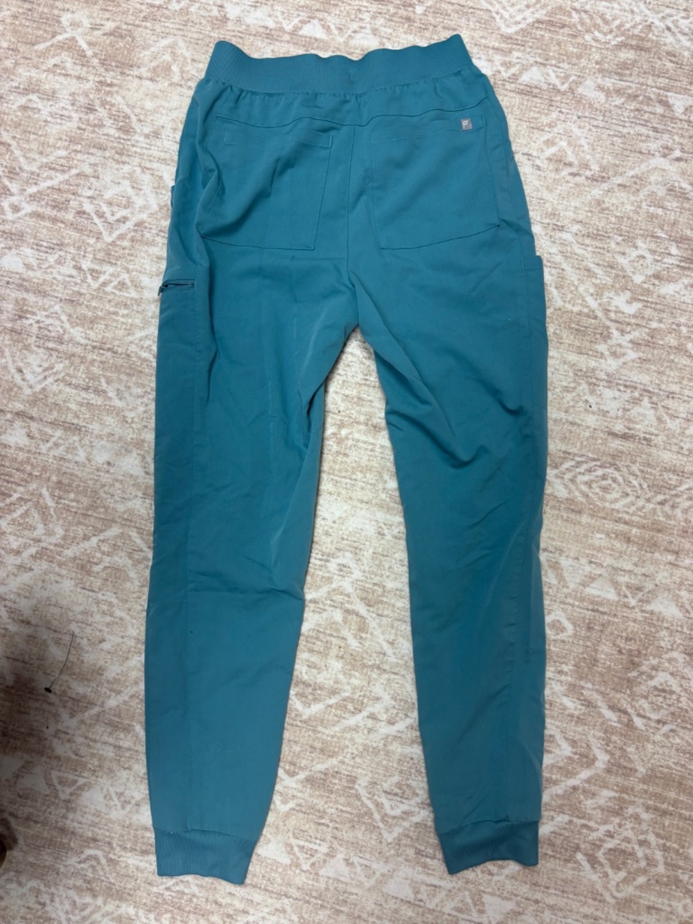 Fabletics Scrubs - Picture 2 of 3